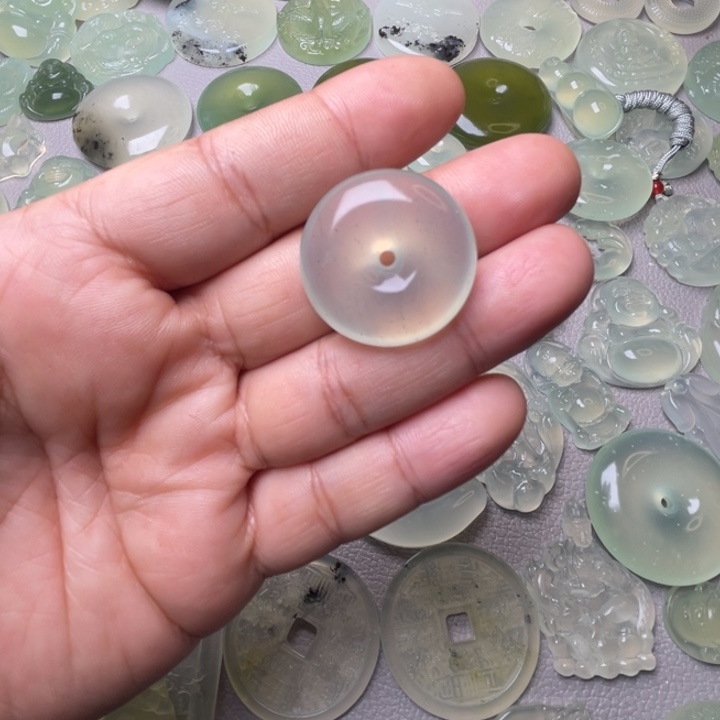 岫玉吊坠(赠链)未镶嵌