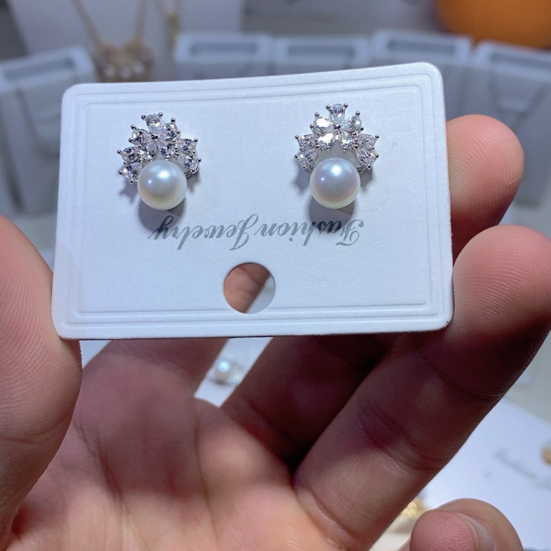 银S925镶嵌耳饰淡水珍珠
