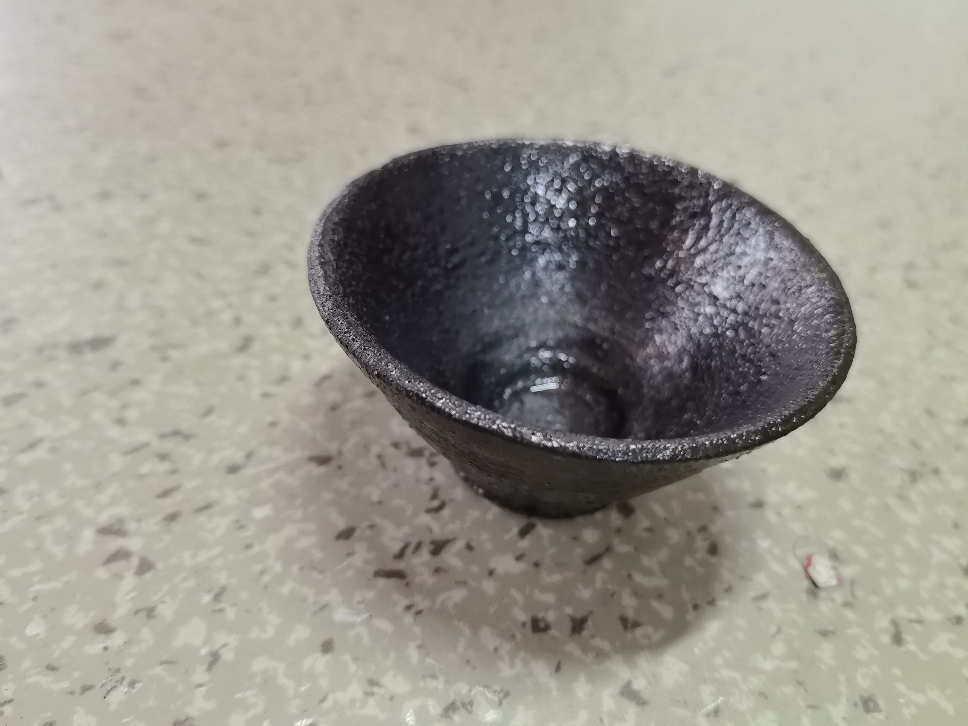 荥经黑砂主人杯一只