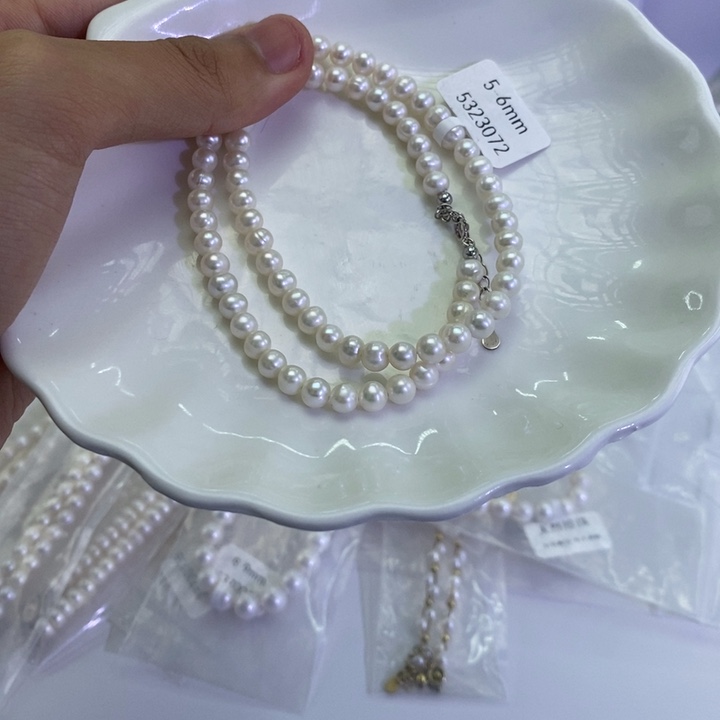 颈饰未镶嵌淡水珍珠
