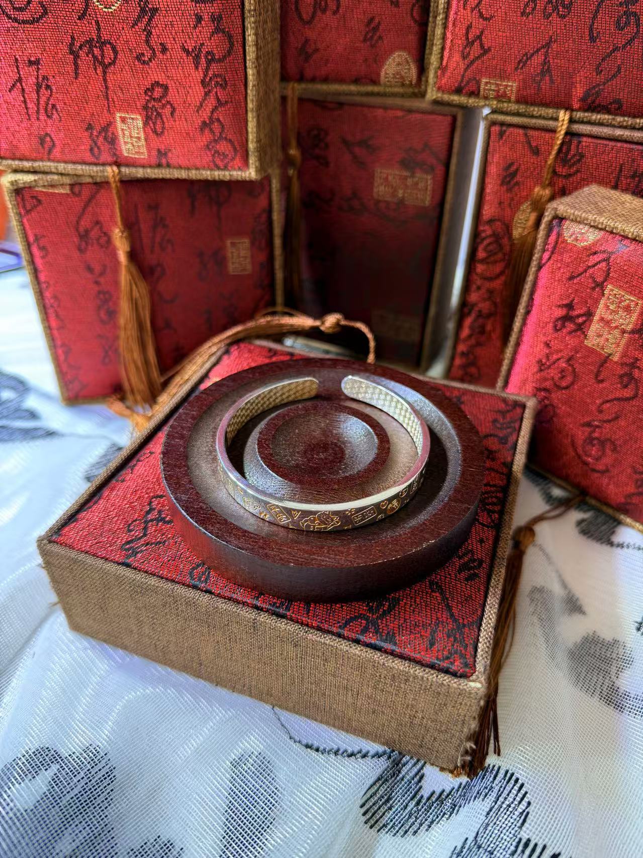 足银银制品 S183 描金吉言手镯 开口 直播间选款时尚百搭精美手镯