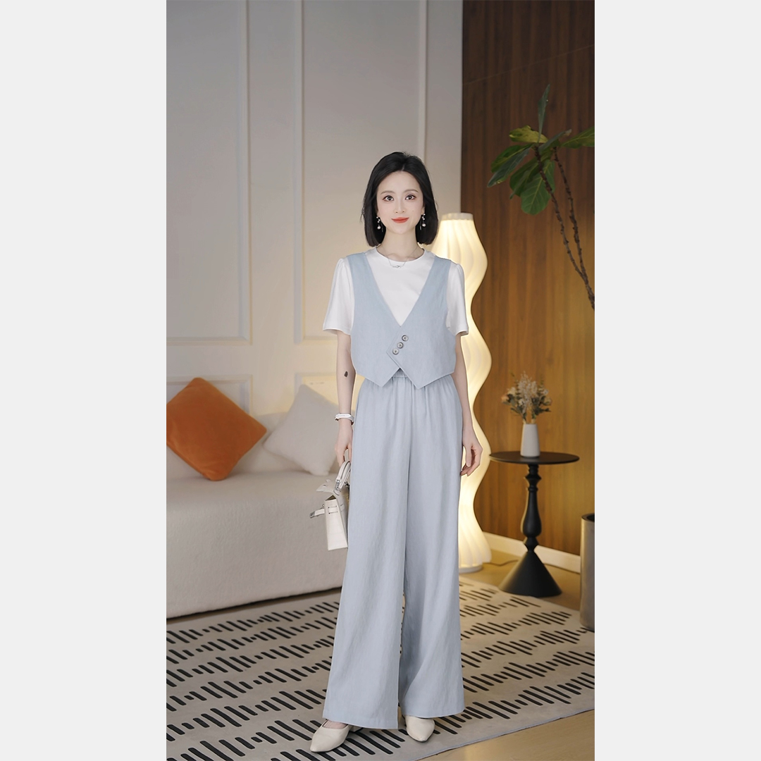 (BULOULIAN)时尚设计款温柔套装