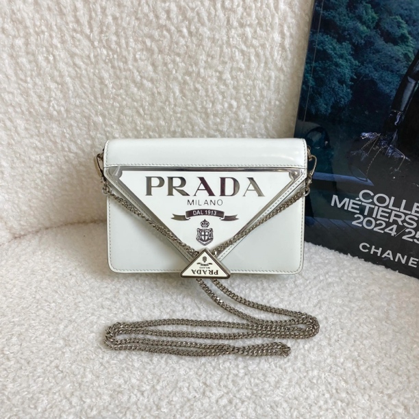 99新 Prada/普拉达 白色三角标链条包/93786988/12期/代卖服务