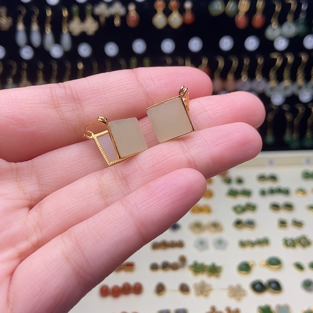 夏****和田玉（碧玉）银S925镀金镶嵌颈饰