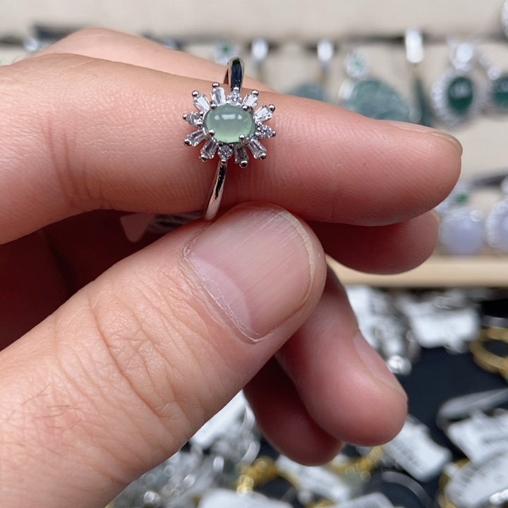 翡翠未镶嵌戒指翡翠