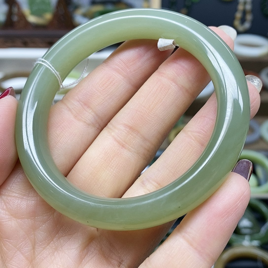 【闪购商品】和田玉手镯未镶嵌