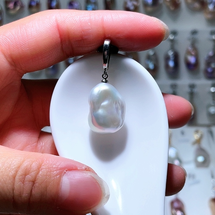淡水珍珠吊坠(赠链)未镶嵌