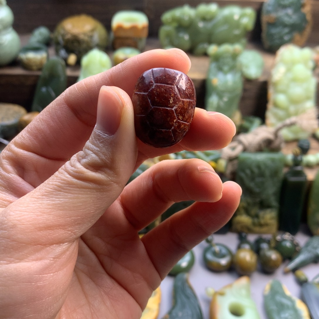 未镶嵌岫岩河磨玉（透闪石质玉）珠宝奇石