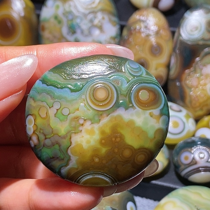 玛瑙/玉髓未镶嵌珠宝奇石1