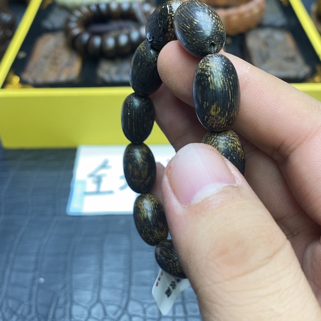 沉香碎屑沉香84柬埔寨