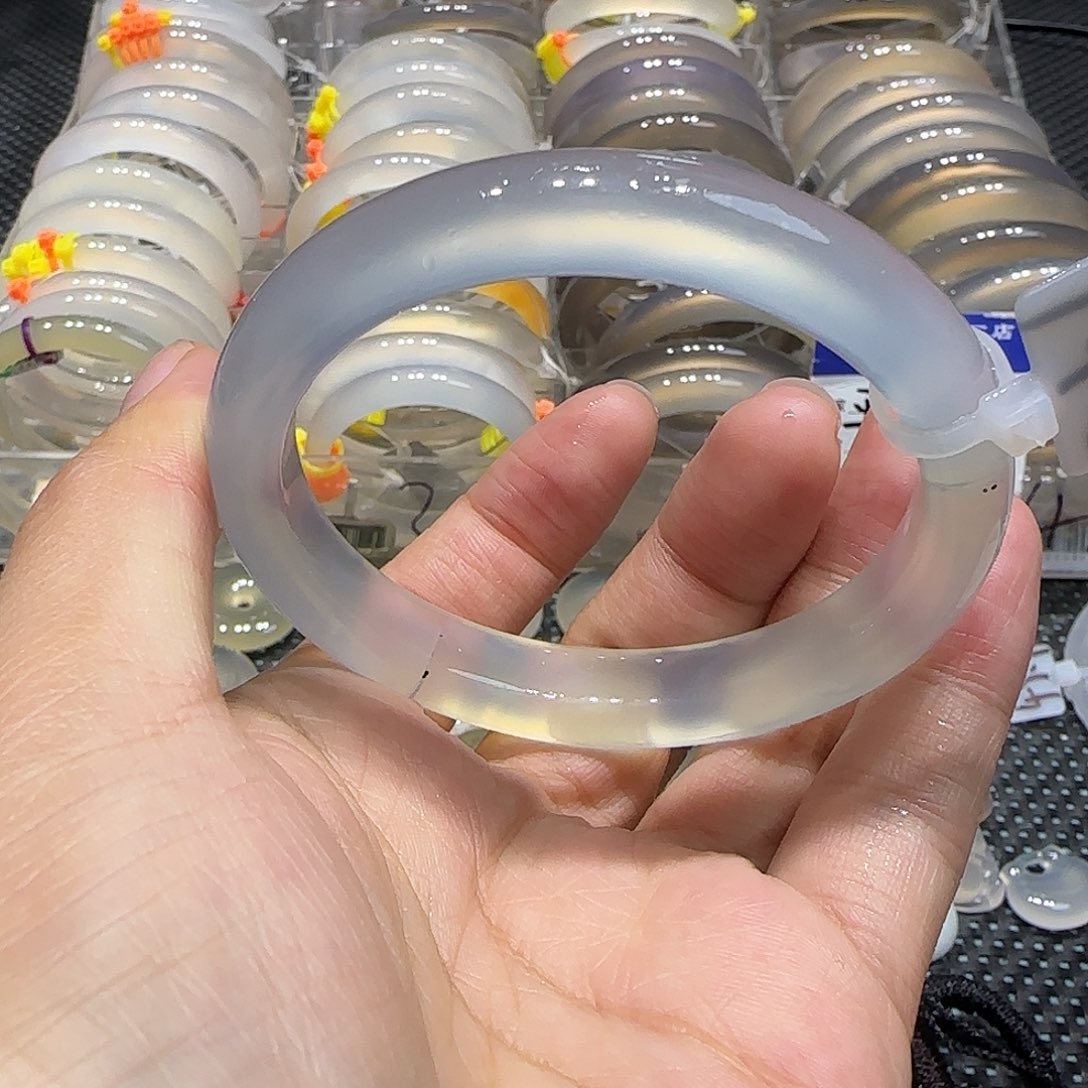 玛瑙/玉髓未镶嵌手镯58+漂沙