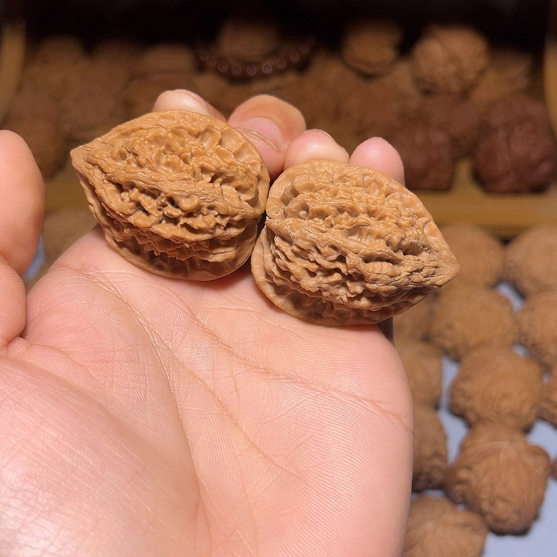 文玩核桃把件33+原生态无药昌平十三陵鸡心