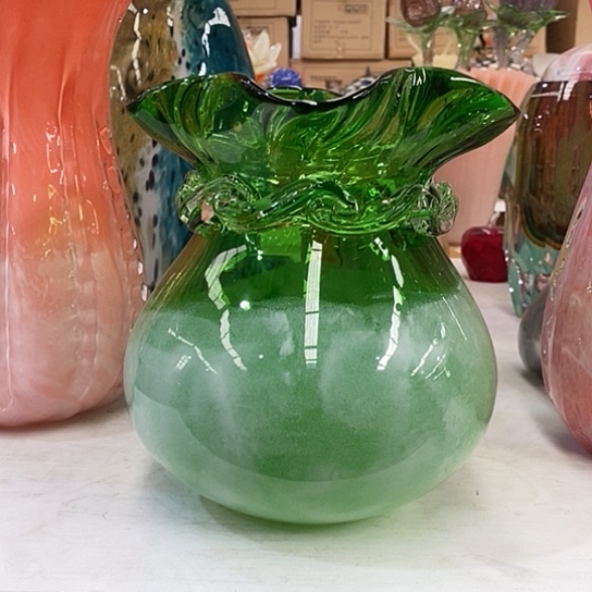 琉璃花瓶高20厘米口径10厘米