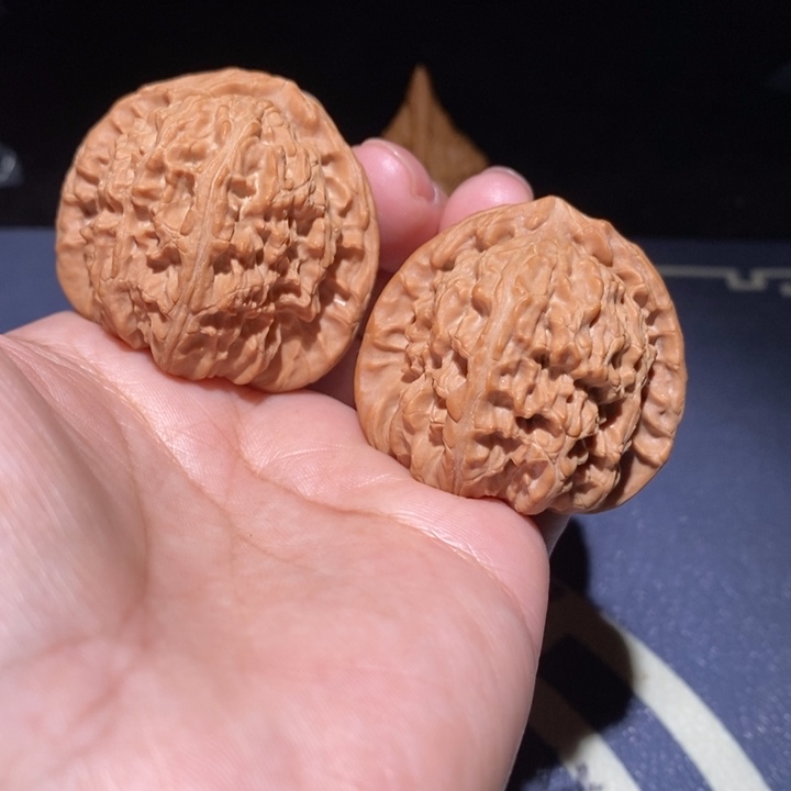 文玩核桃吊坠41尺白狮子