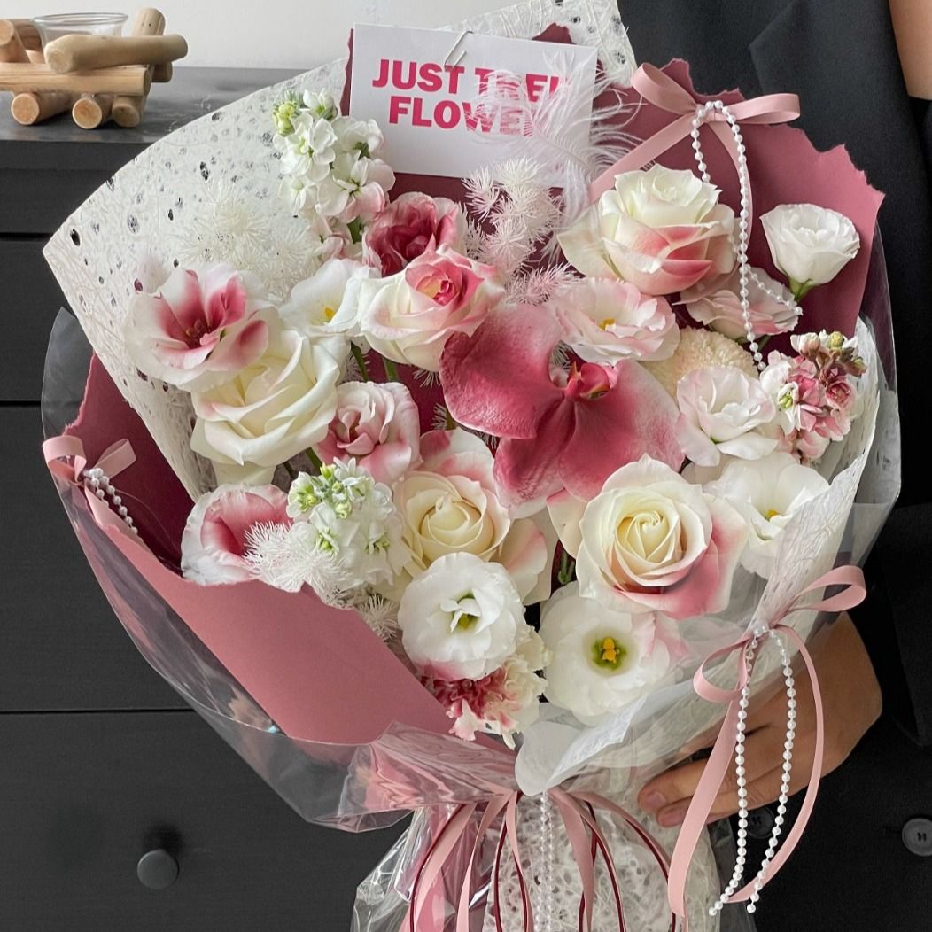 『暖暖情意』5朵复古红喷色玫瑰蝴蝶兰混搭花束生日鲜花送医生送妈妈送长辈送老师花店送花上门