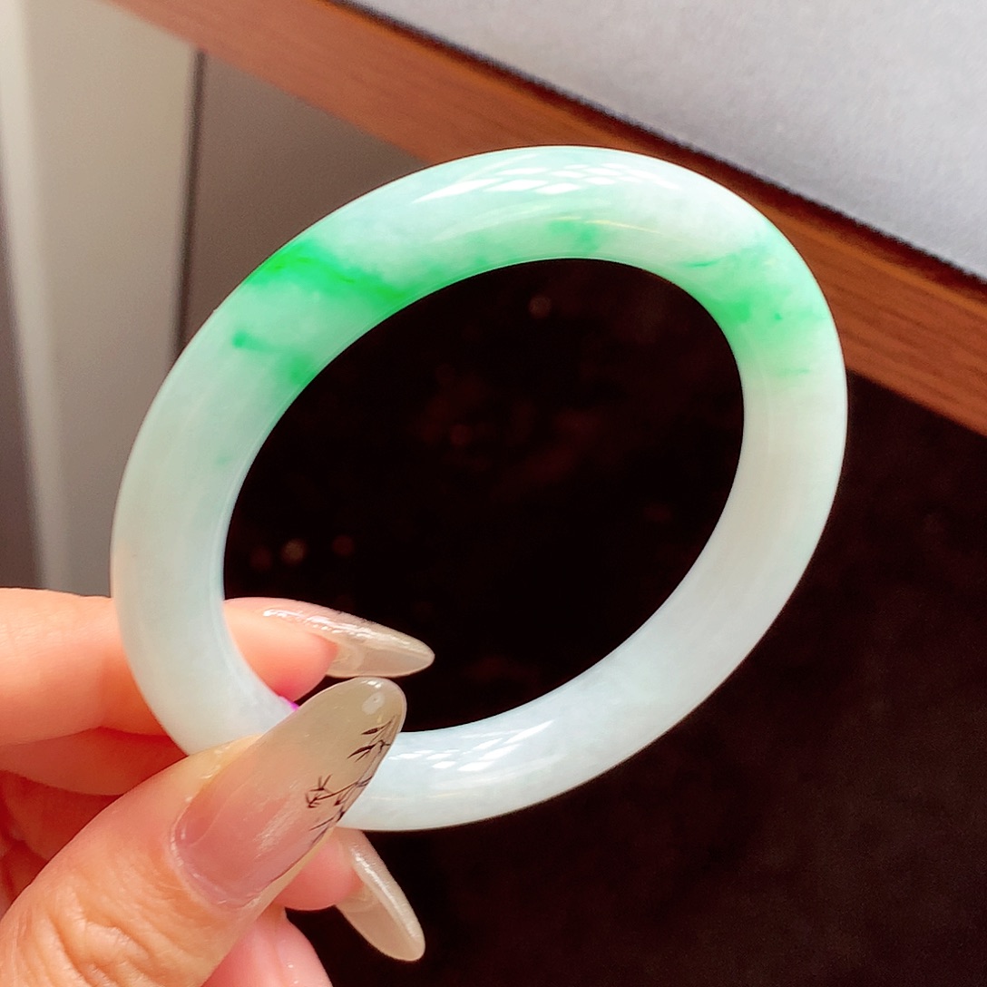 翡翠未镶嵌手镯缅甸翡翠