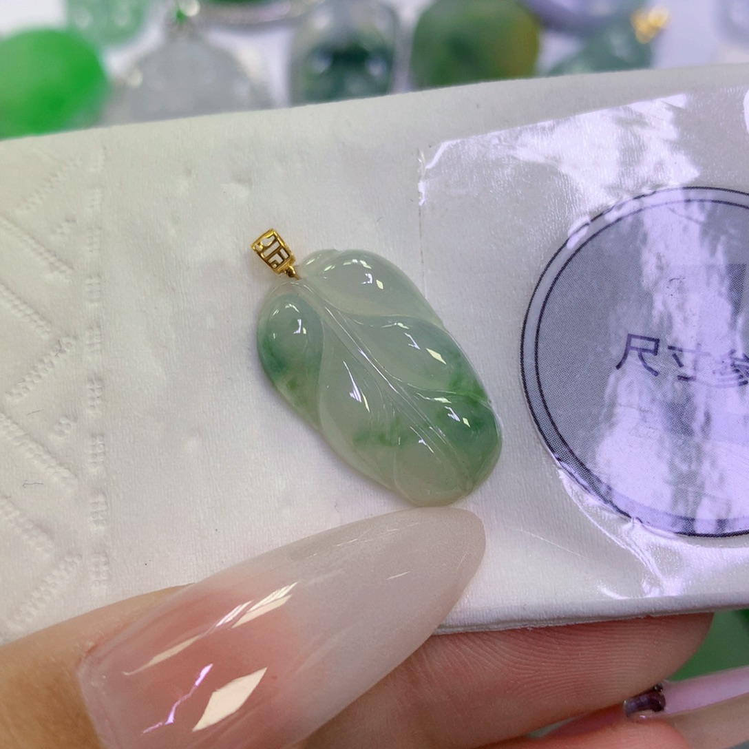 翡翠18K金镶嵌颈饰天然缅甸翡翠a货百元以上9元证书费自理