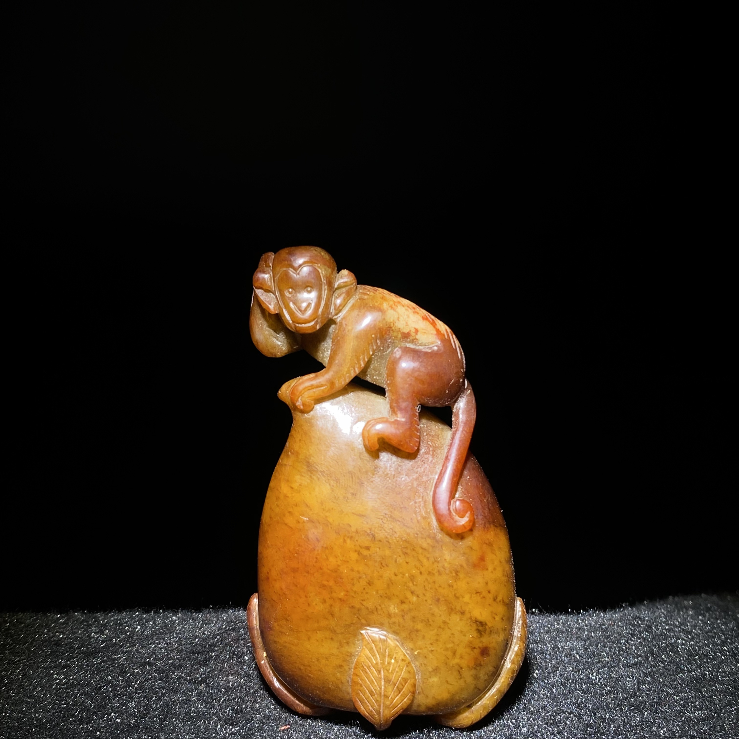 臻藏（8A）和田玉灵猴献寿2412110003