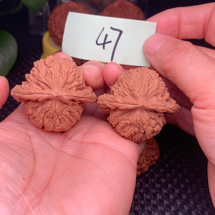 【闪购商品】把件文玩核桃43.5四座楼47