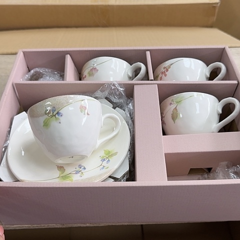 精品瓷器。            
