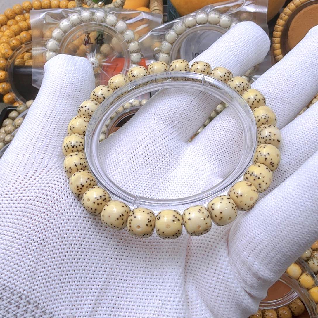 星月菩提手串9/8通体瓷白