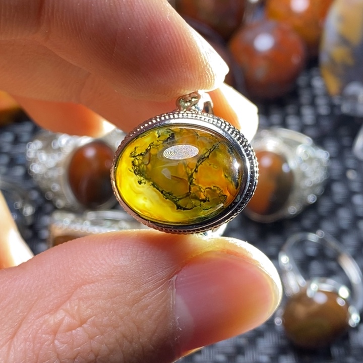 玛瑙/玉髓颈饰未镶嵌