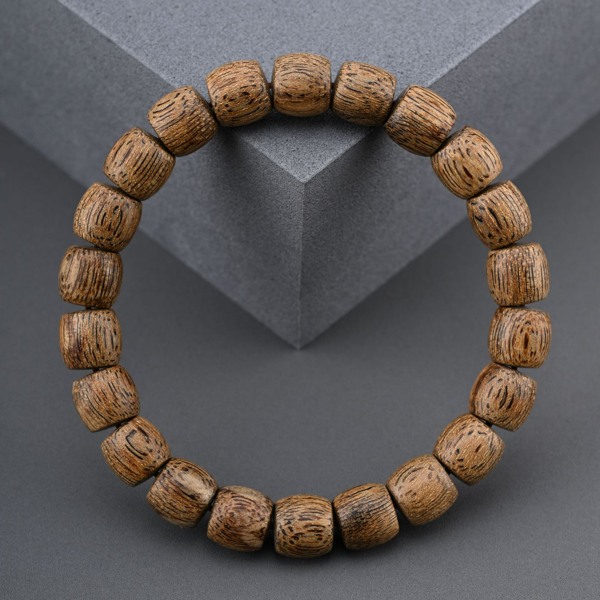 柬埔寨菩萨棋沉香手串桶珠约0.8+cm*22粒 约7.9克