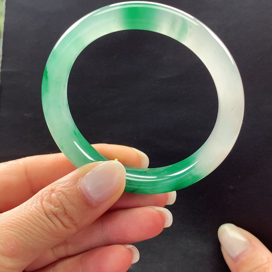 【闪购商品】石英质玉手镯未镶嵌