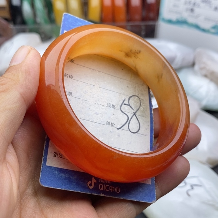 未镶嵌手镯石英质玉