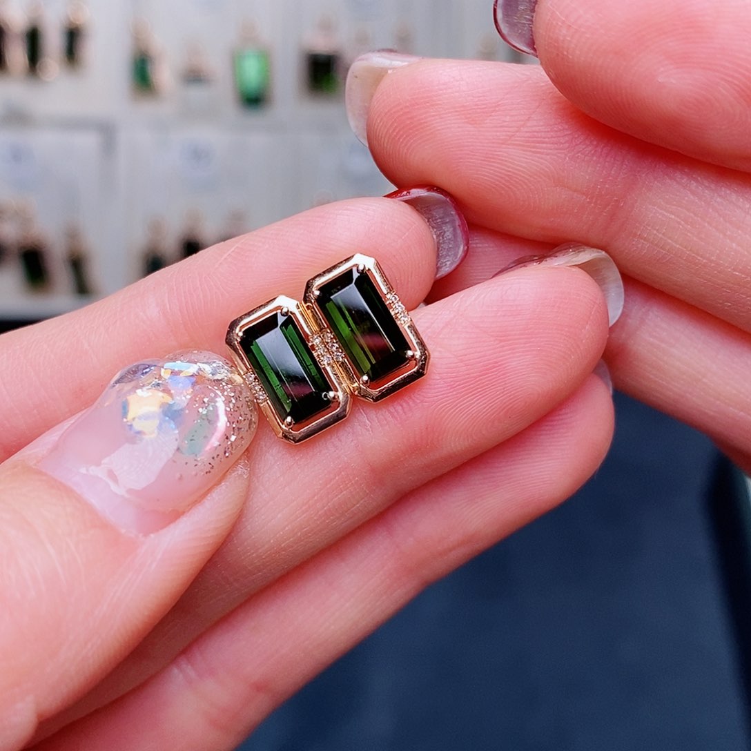 绿色碧玺耳钉18K金镶嵌