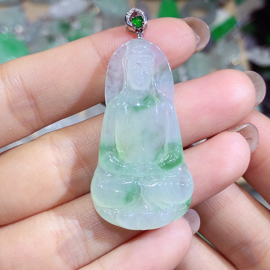 翡翠18K金镶嵌颈饰观音