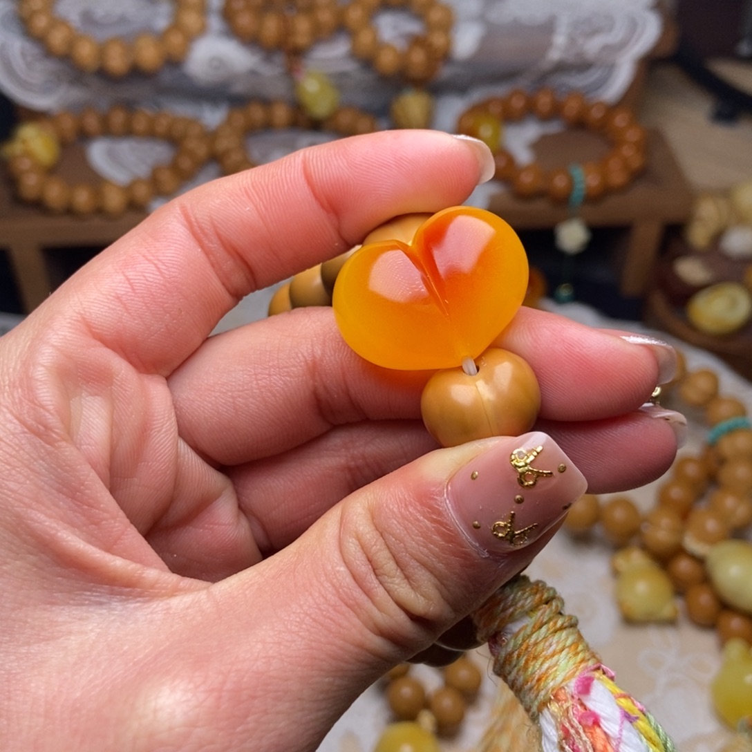 J***ʔ吊坠猴头核桃爱心一个配饰