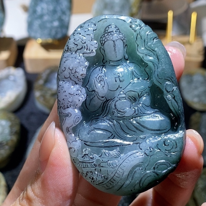 沧***田定制翡翠未镶嵌天然翡翠玉石雕刻