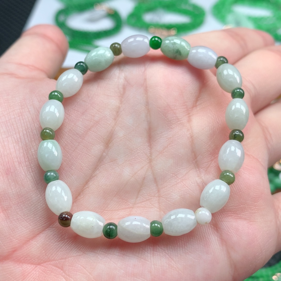 翡翠手链未镶嵌翡翠