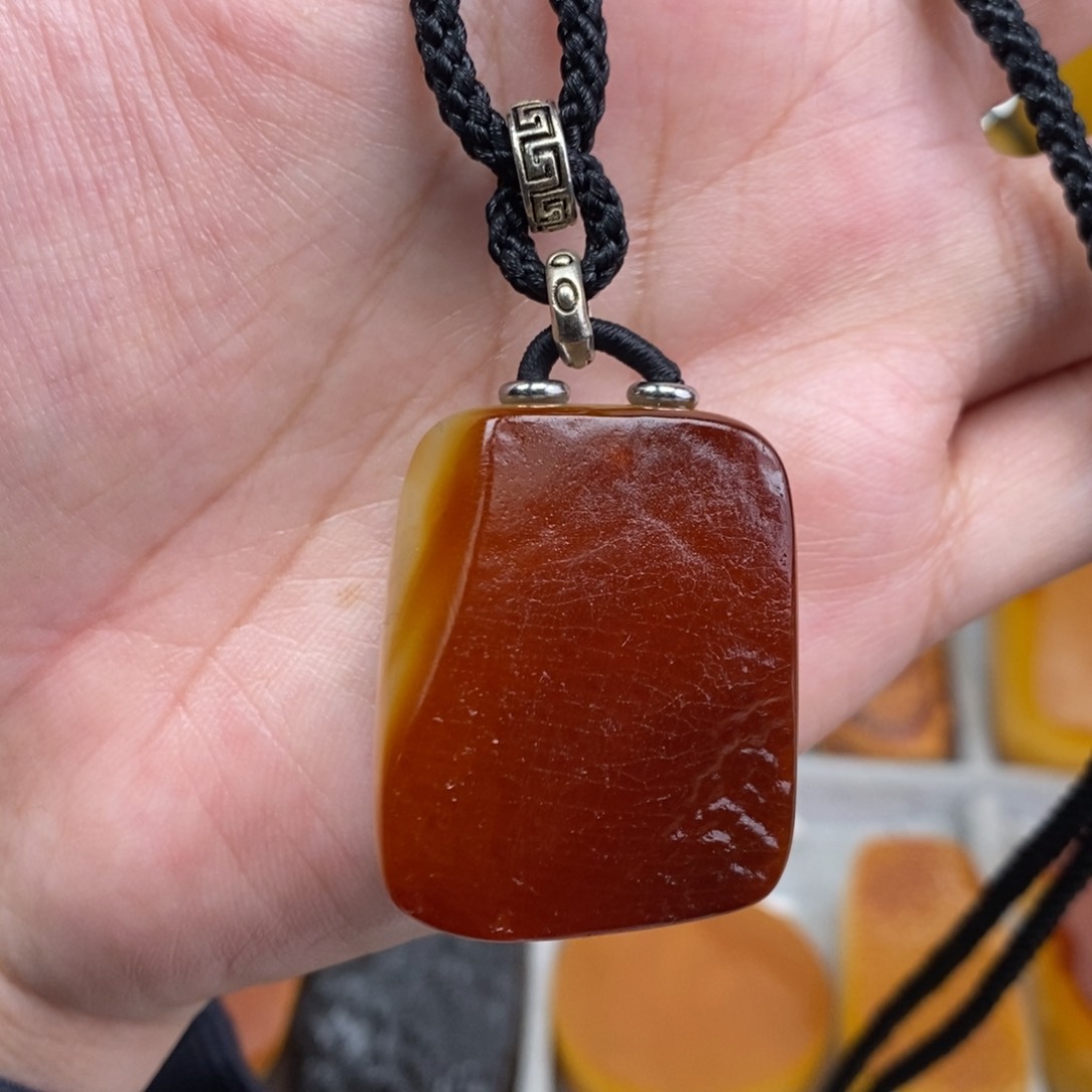 琥珀吊坠(赠链)未镶嵌