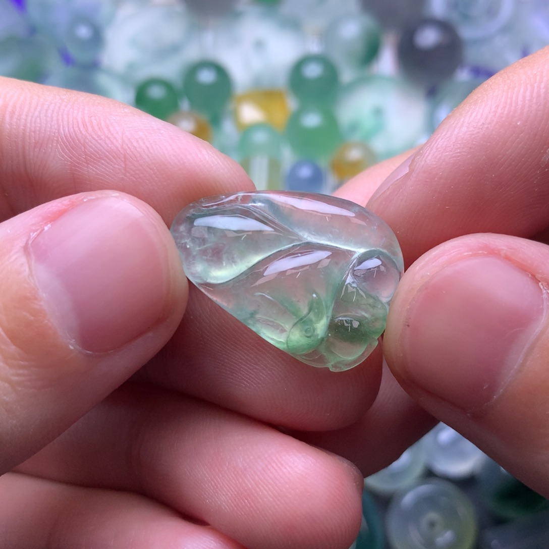 定制翡翠未镶嵌挂件