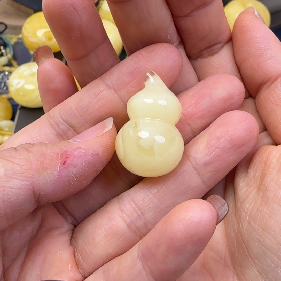 未镶嵌颈饰蜜蜡天然蜜蜡