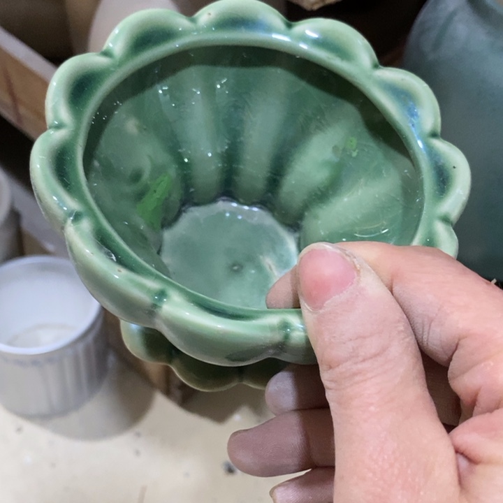 陶盆有孔 瑕疵针孔漏釉介意勿拍外口 11外高7