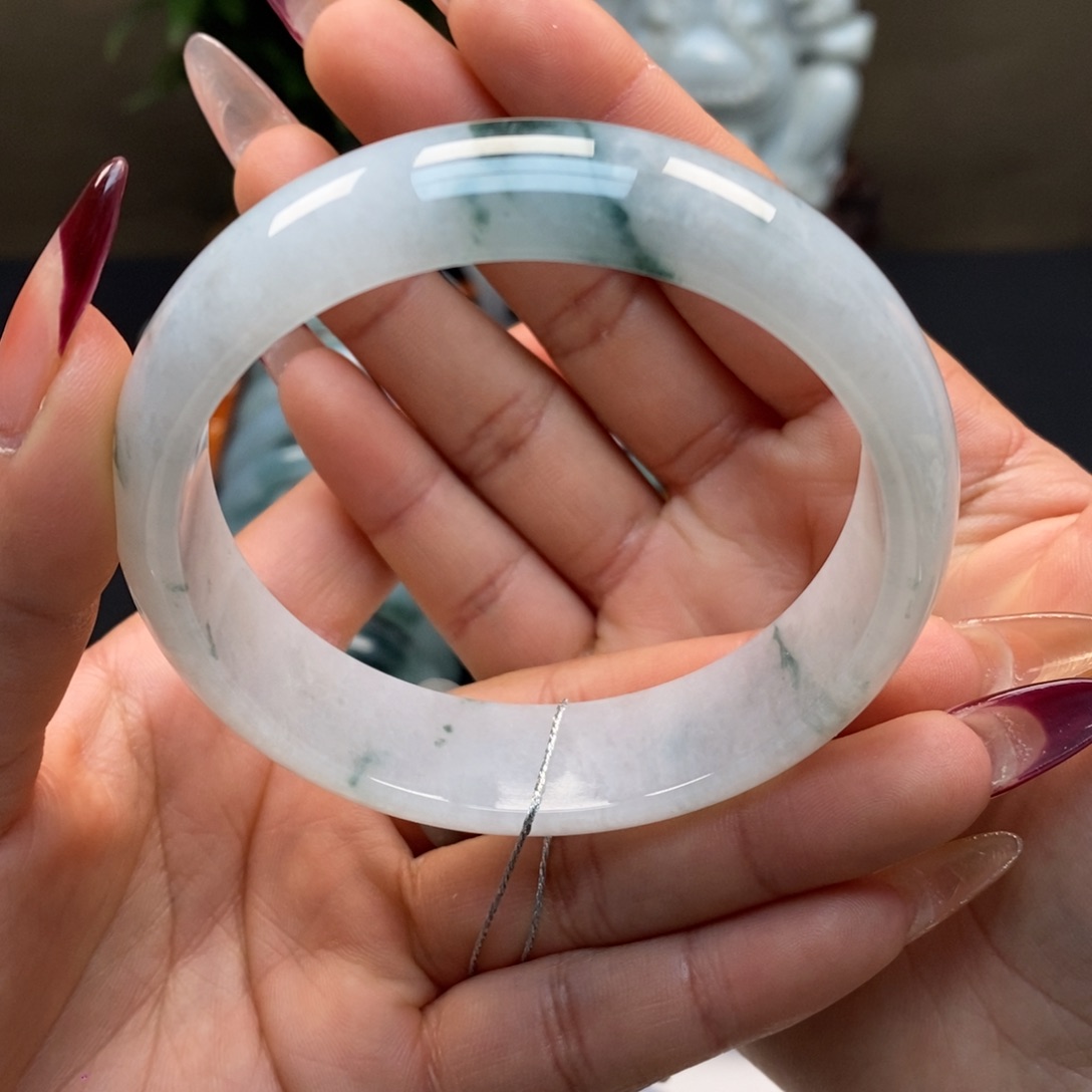 翡翠手镯未镶嵌天然