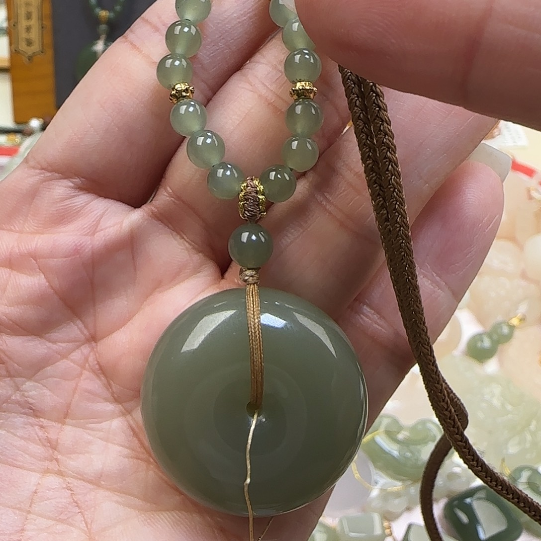 一***-和田玉未镶嵌颈饰