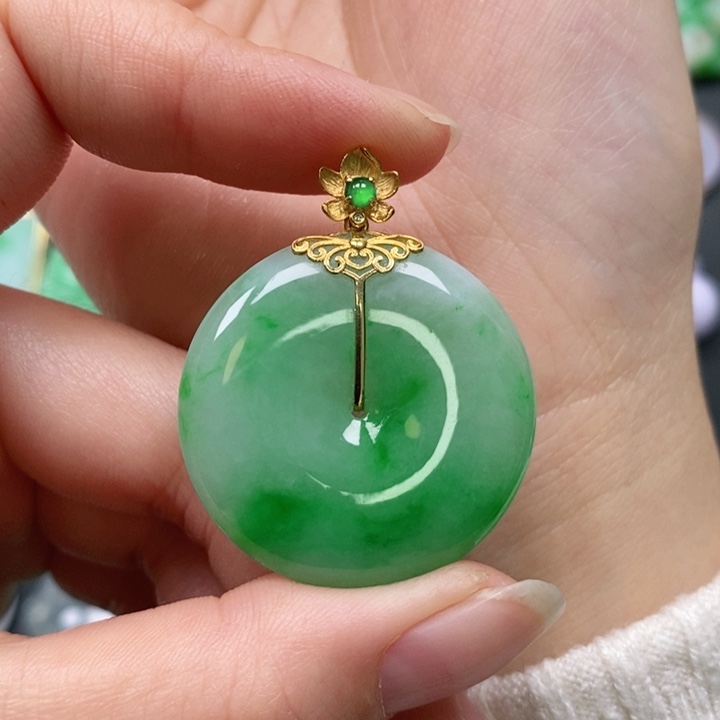 翡翠颈饰未镶嵌莳****厂吊坠