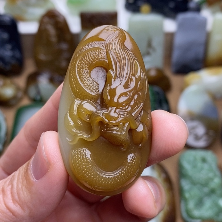 叱***a和田玉未镶嵌颈饰