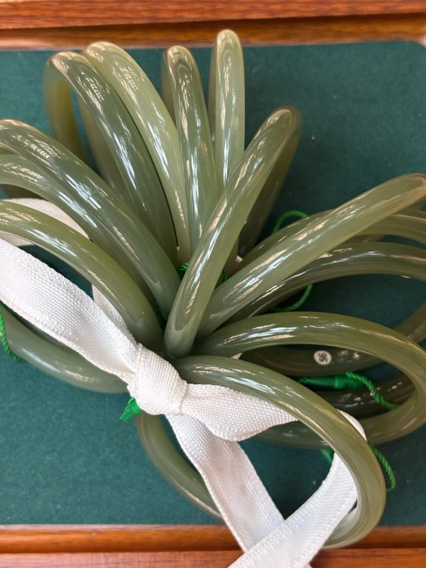 072005YX 和田玉青海料湖水绿手镯多样性发其一