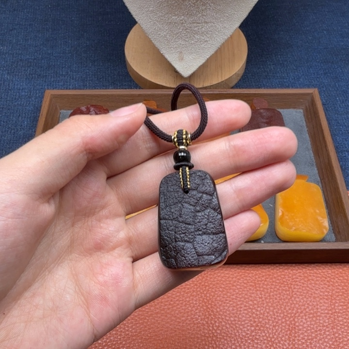 蜜蜡未镶嵌吊坠(赠链)