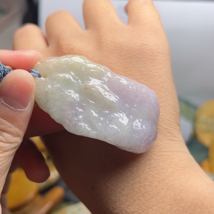 翡翠颈饰未镶嵌毛料