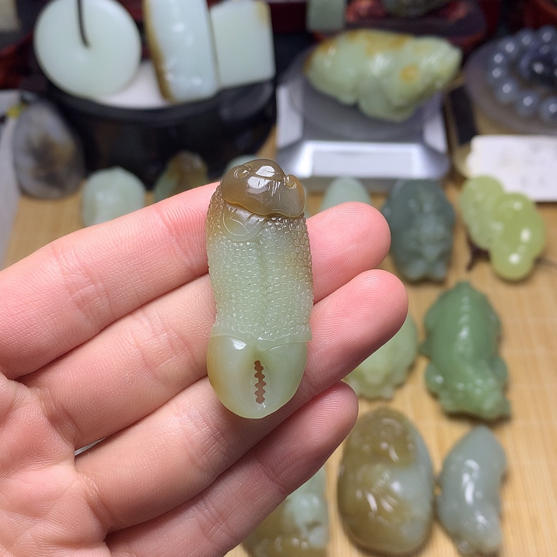 和田玉未镶嵌挂件