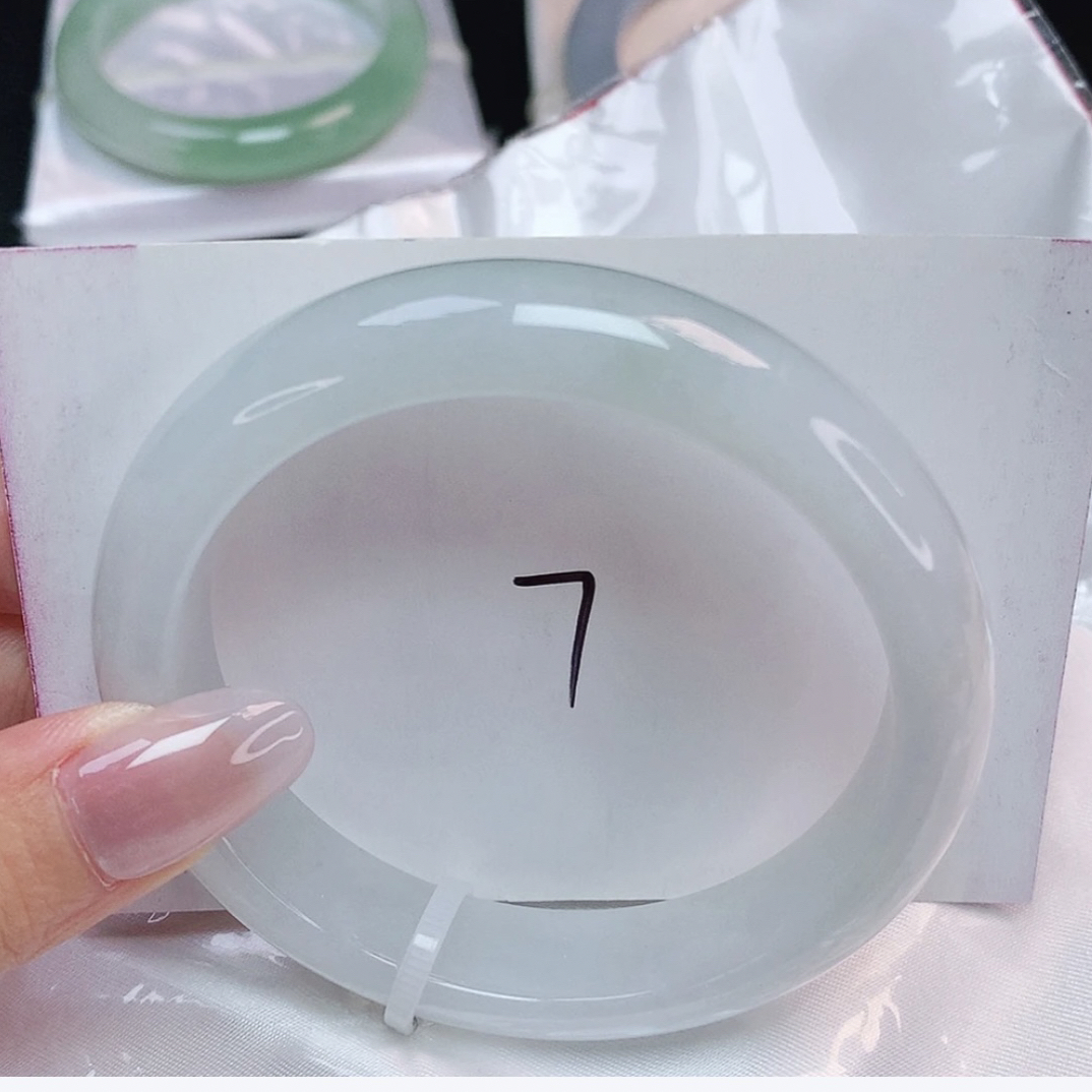 缅甸天然翡翠A货手镯