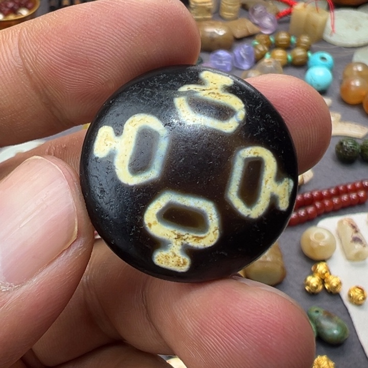 摆件摆件……………………