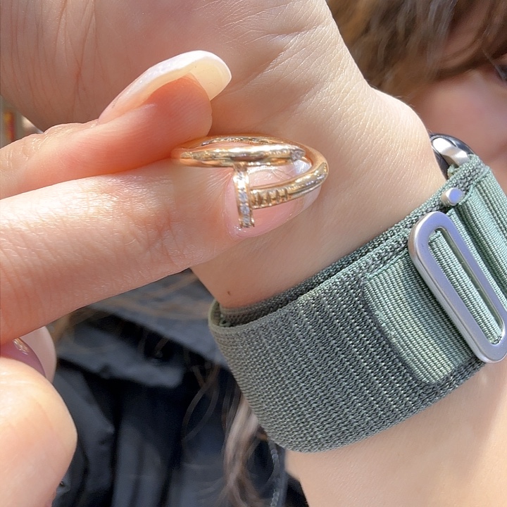 钻石戒指/指环18K金镶嵌钉子