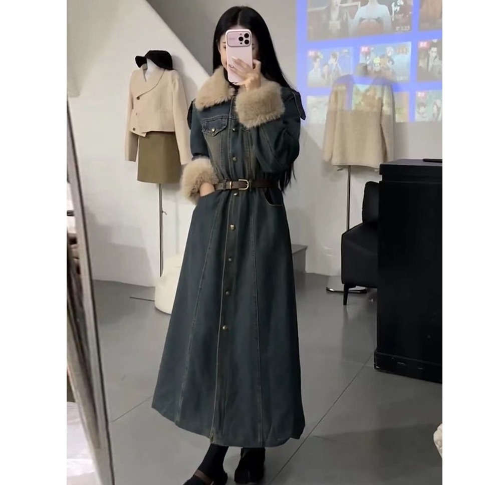 2025秋冬新款美德拉复古毛领牛仔连衣裙女气质收腰显瘦棉服长裙